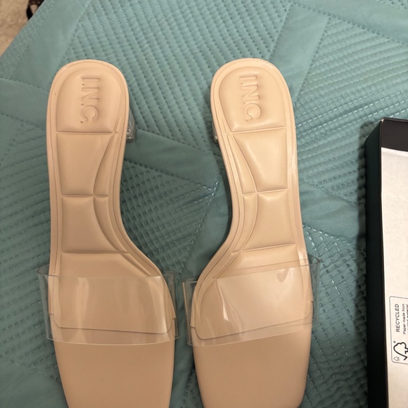 Inc acrylic shoes - Picture 2 of 3